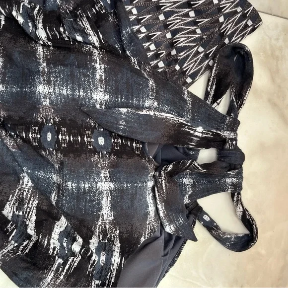 Black and White Athleta Patterned Dress Size Large - Picture 8 of 8